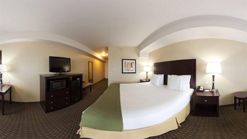 Holiday Inn Express Hotel & Suites Seattle North - Lynnwood, An Ihg Hotel Room photo